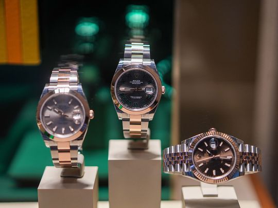 Exports increase again due to higher Swiss watch prices.