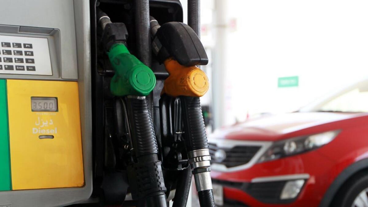 News: UAE reveals retail fuel prices for November, find out the price for a full tank of gas.