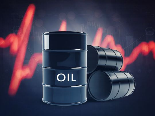 Rephrase the title:Oil price slides 2% as Saudi price cuts counter Middle East worries