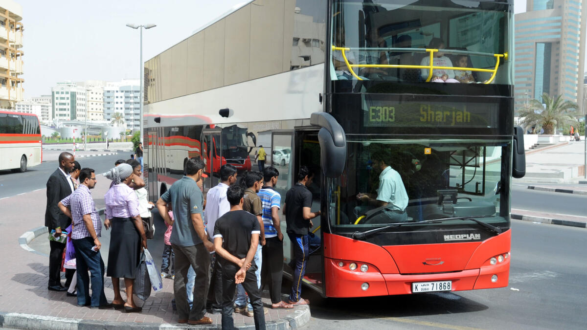 Rephrase the title:Dubai: 21 RTA bus violations that will result in fines for passengers – News