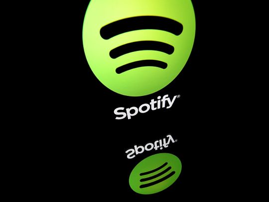 Rephrase the title:Spotify to test full music videos in potential YouTube faceoff