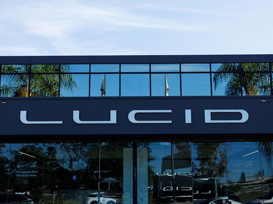 Rephrase the title:Luxury EV maker Lucid to raise $1 billion from Saudi Arabia’s PIF affiliate