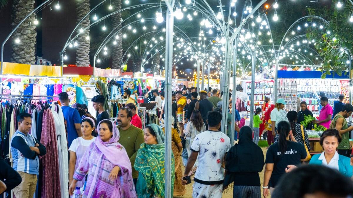 Rephrase the title:Look: UAE streets, parks, malls packed with Eid Al Fitr celebrations – News