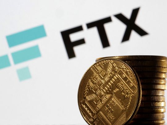 Rephrase the title:FTX offloads Solana tokens worth $1.9 billion, drawing Galaxy, Pantera