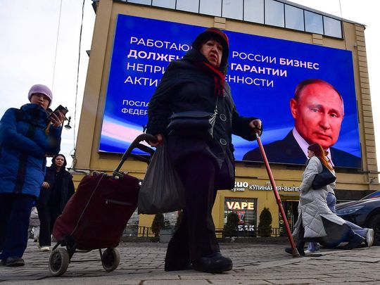 Rephrase the title:Even now, economic sanctions on Russia do not seem to making a dent